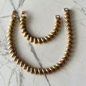 Napier Vintage Gold Necklace and Bracelet Set
